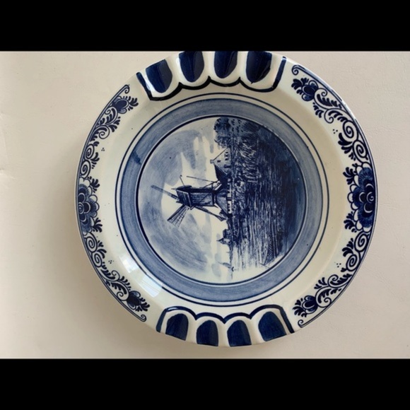 Ashtray - Picture 1 of 4